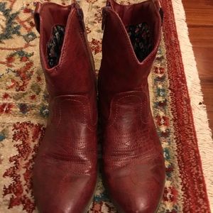 Red fashion boots (girls)